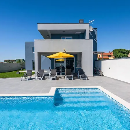 Almar Villa